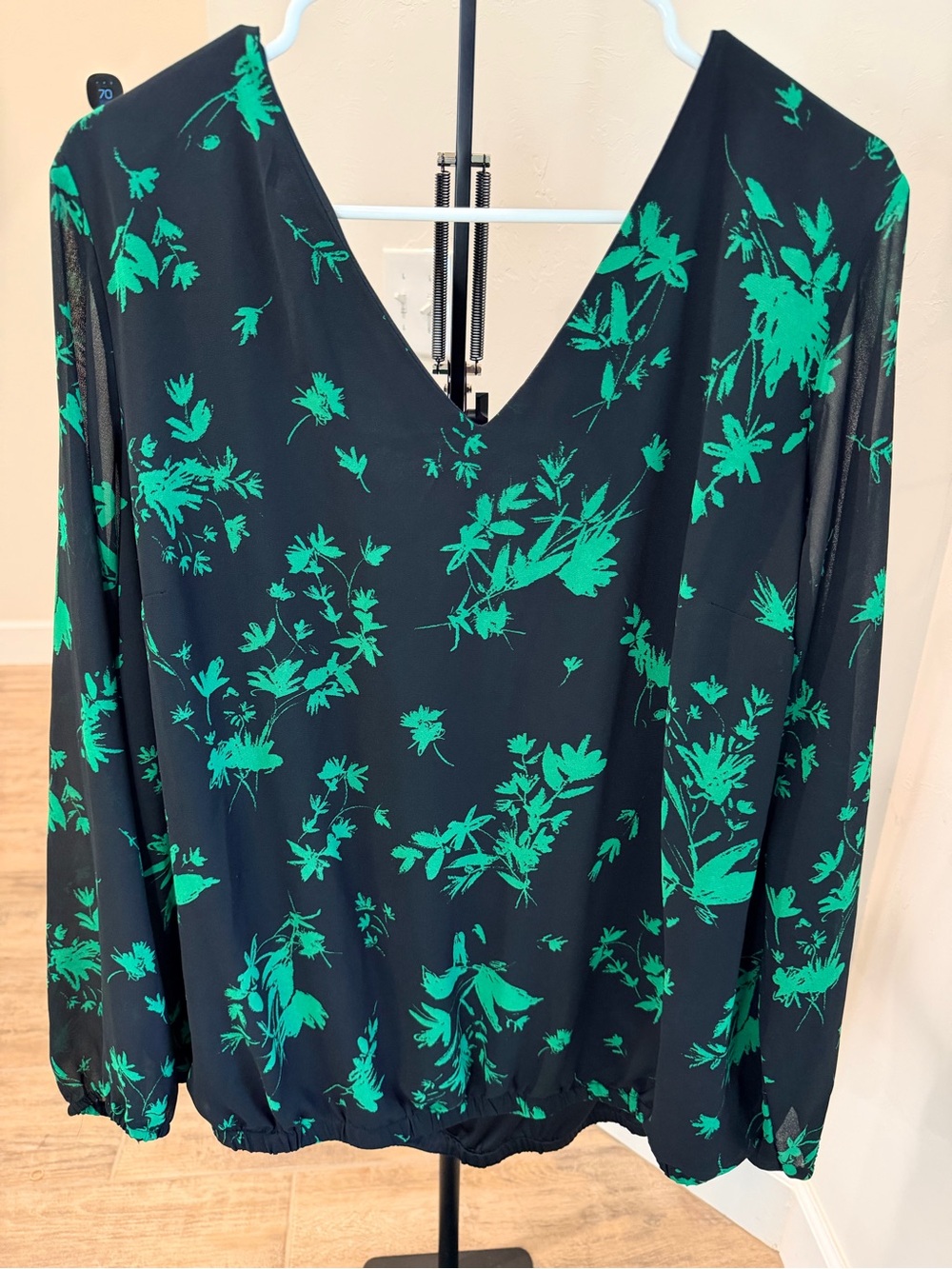 Torrid Black & Emerald Floral Crisscross Back Blouse – Size 2 (2X)